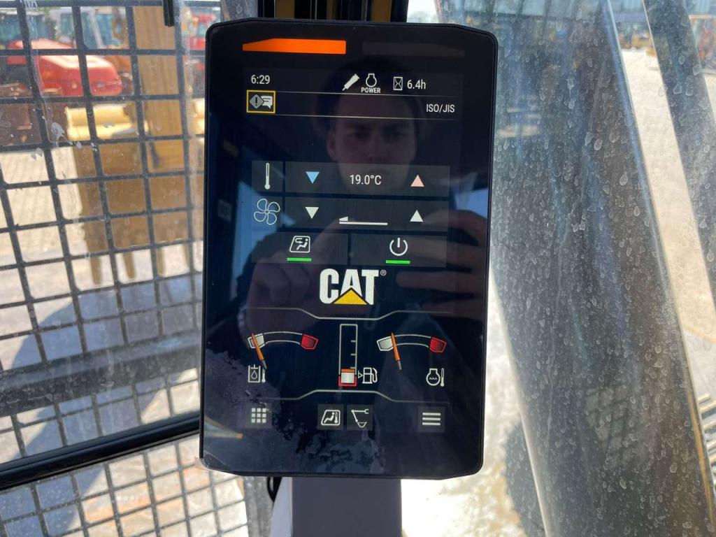 Caterpillar 323D3 Photo 23