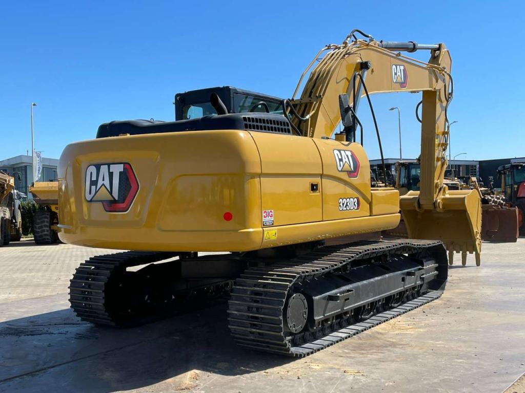 Caterpillar 323D3 Photo 5
