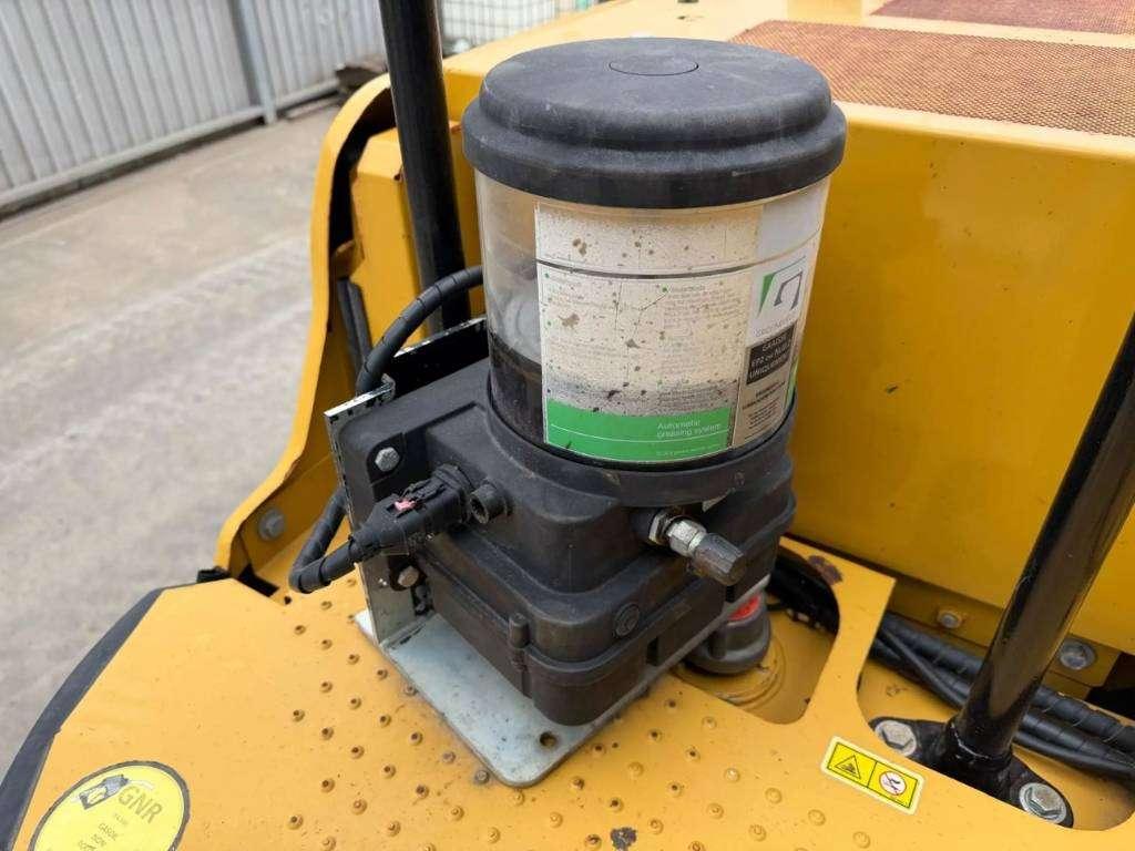 Caterpillar 330 07B Photo 14