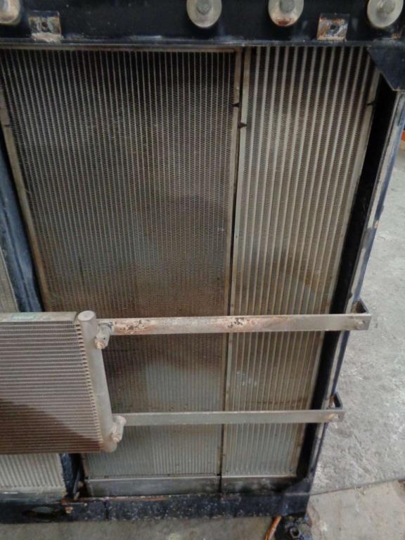 Refroidisseur d'huile hydraulique pour New Holland E 385 B Photo 1