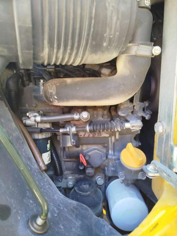 Komatsu PC16R-3HS Photo 5