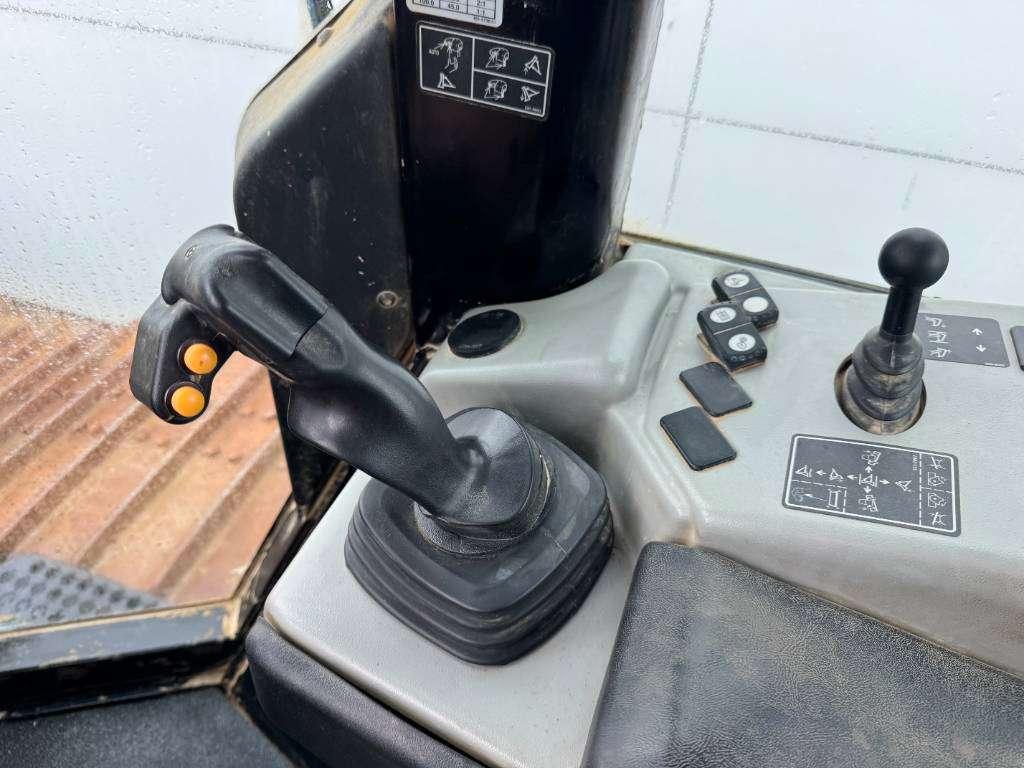 Caterpillar D6N LGP - German Machine / Folding Blade Photo 12
