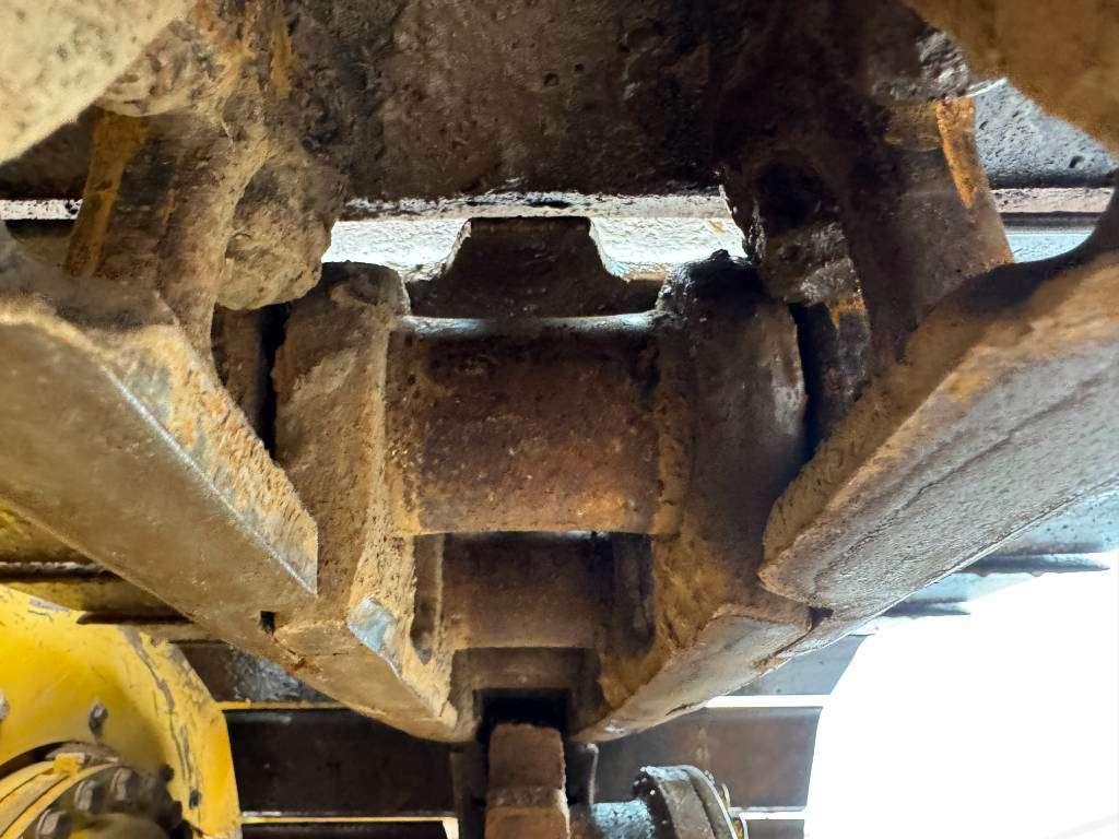 Caterpillar D6N LGP - German Machine / Folding Blade Photo 24