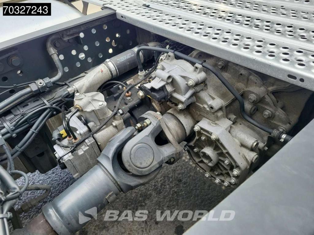 Mercedes-Benz Actros 1842 4X2 StreamSpace Retarder 70% Tyres Photo 15
