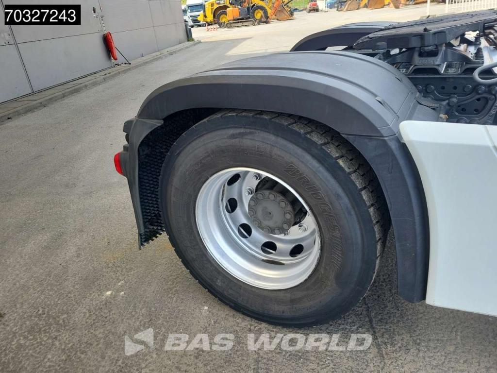 Mercedes-Benz Actros 1842 4X2 StreamSpace Retarder 70% Tyres Photo 17
