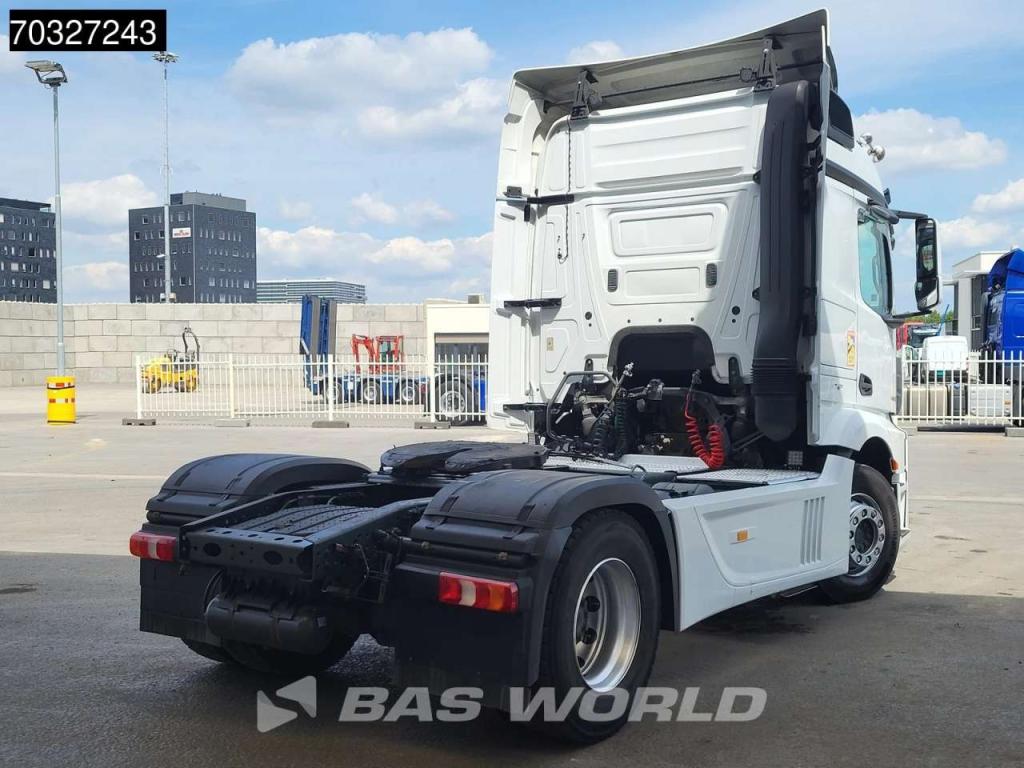 Mercedes-Benz Actros 1842 4X2 StreamSpace Retarder 70% Tyres Photo 9