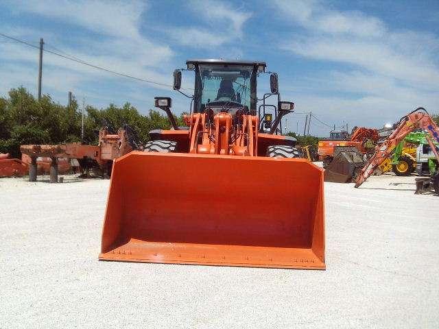 Hitachi ZW220-6 Photo 3