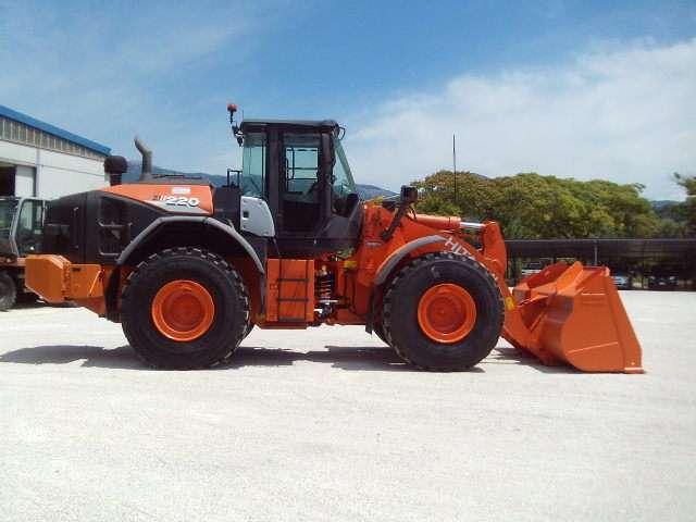 Hitachi ZW220-6 Photo 6