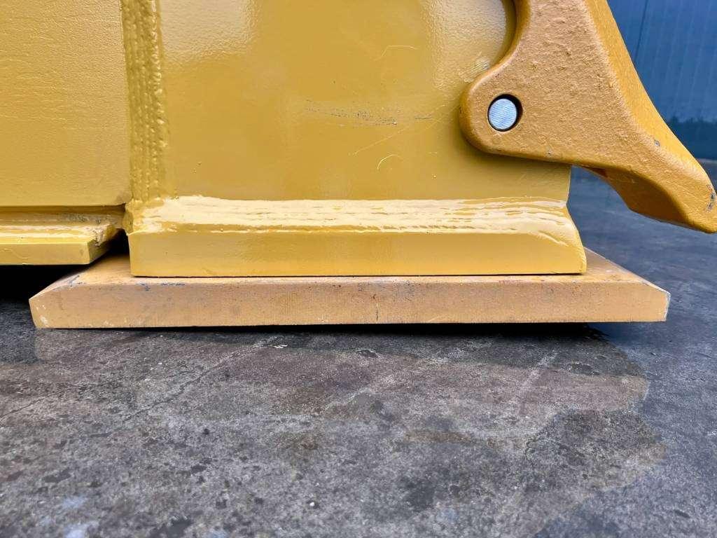 Caterpillar 980 incl. cutting edge + side protectors Photo 7