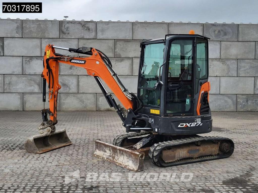 Doosan DX27 Z 3 Buckets Photo 3