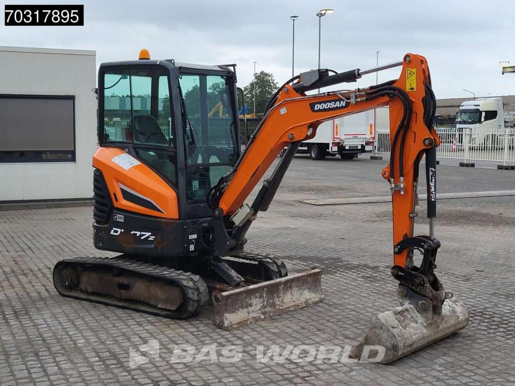 Doosan DX27 Z 3 Buckets Photo 8