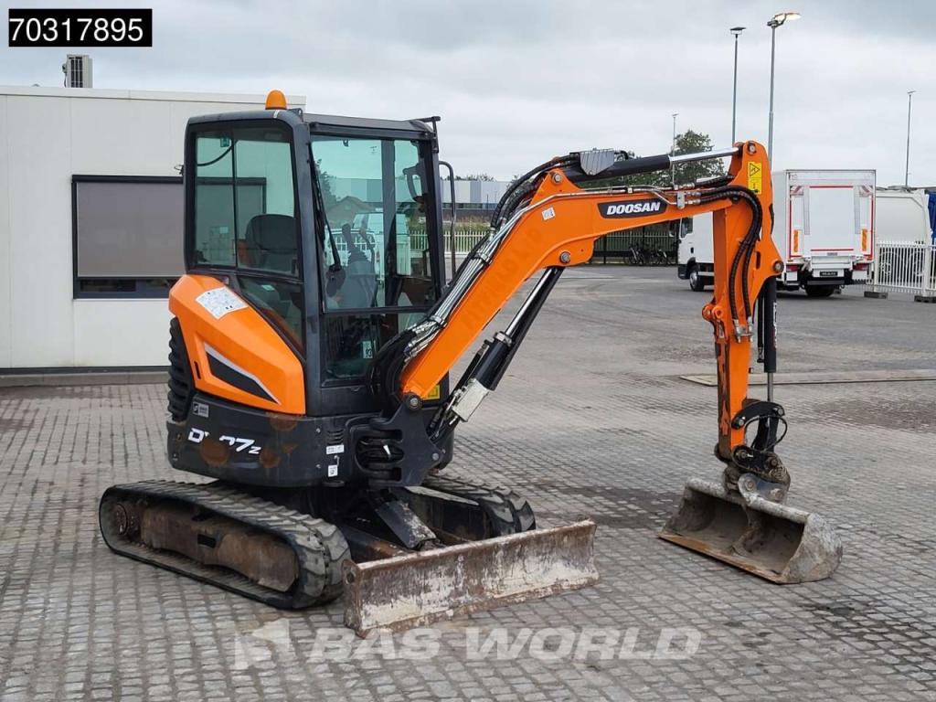 Doosan DX27 Z 3 Buckets Photo 9