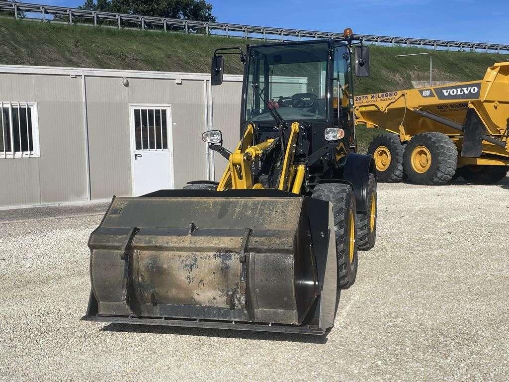 Komatsu WA 80M-8 Photo 1