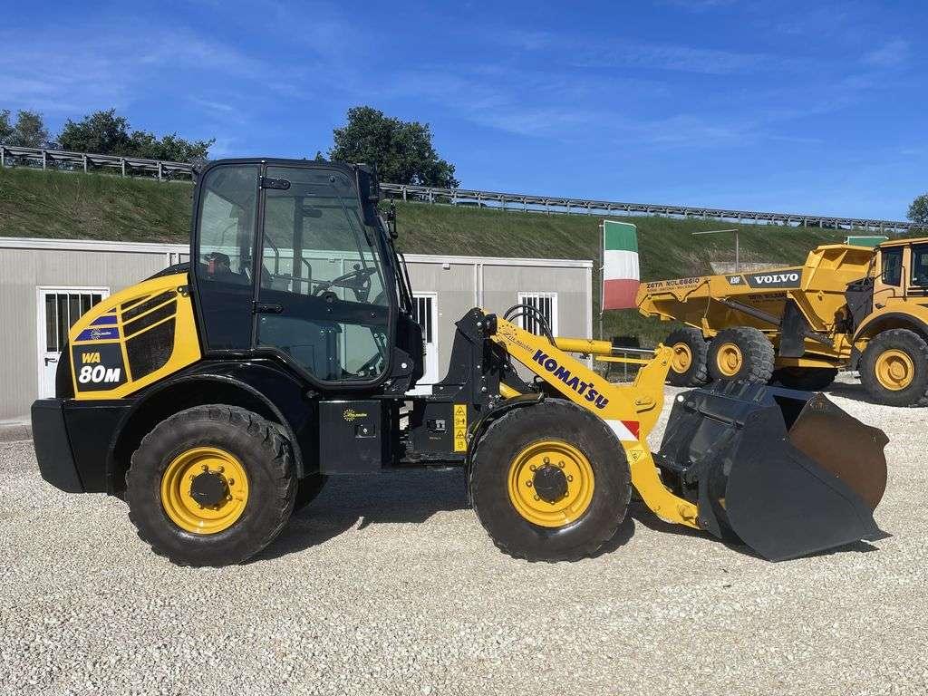Komatsu WA 80M-8 Photo 2