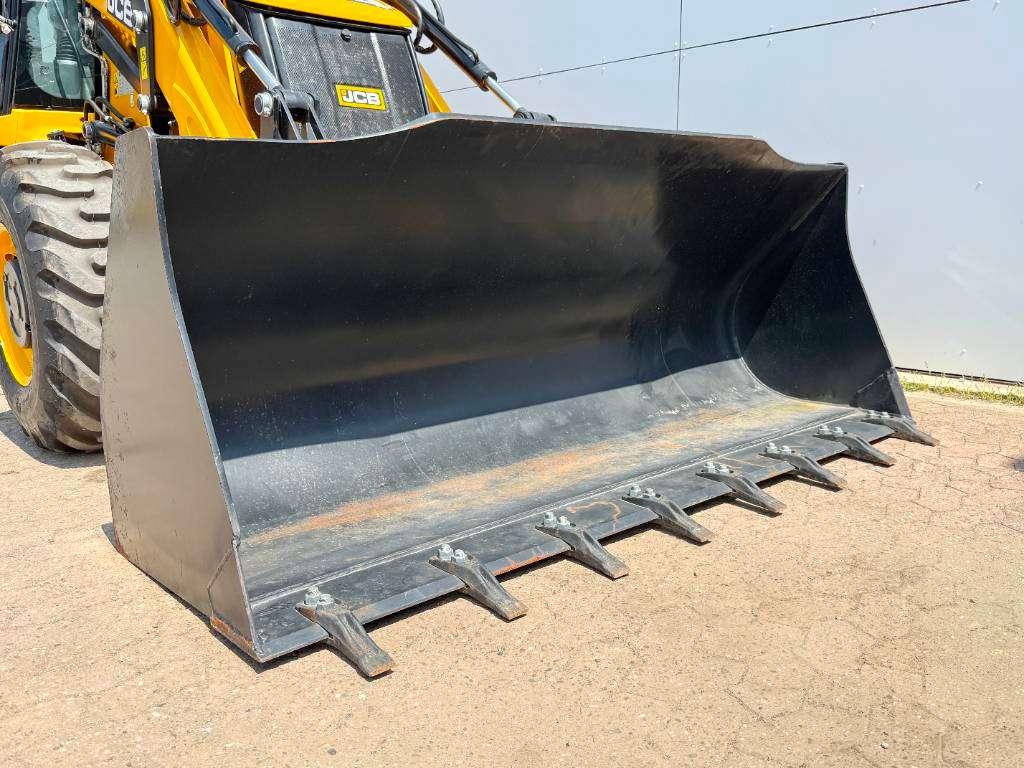 JCB 3DX / 3CX Plus 4WD - New / Unused/ Hammer Lines AC Photo 13