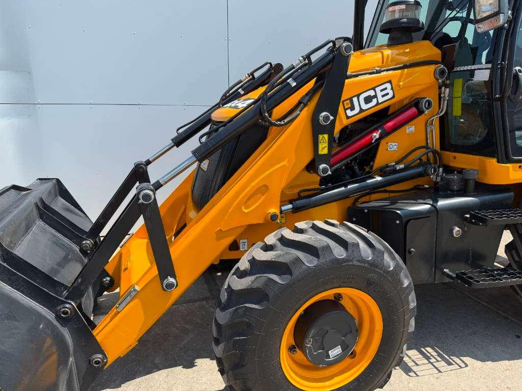 JCB 3DX / 3CX Plus 4WD - New / Unused/ Hammer Lines AC Photo 15