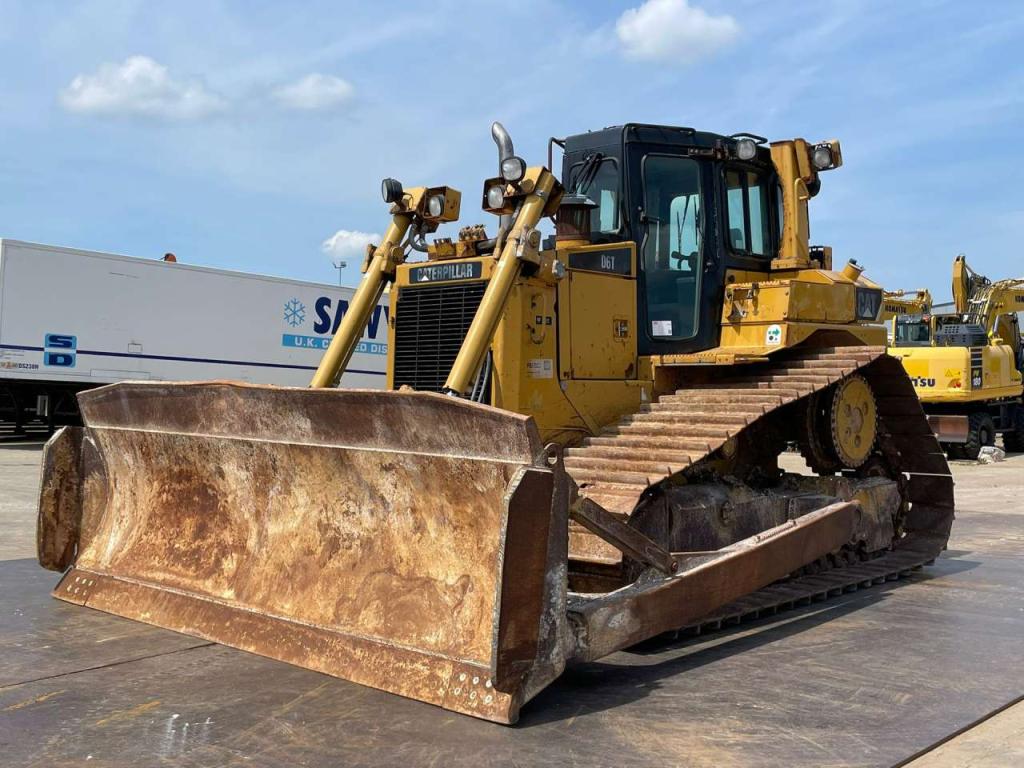 Caterpillar D6T LGP Photo 2