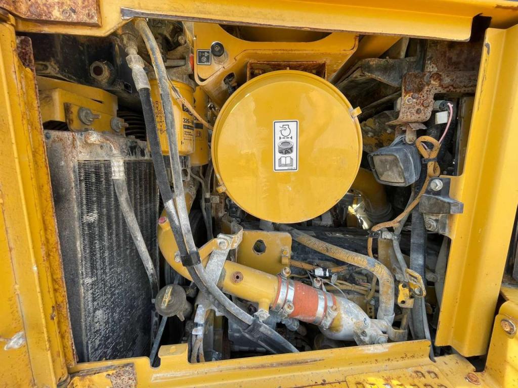 Caterpillar D6T LGP Photo 26