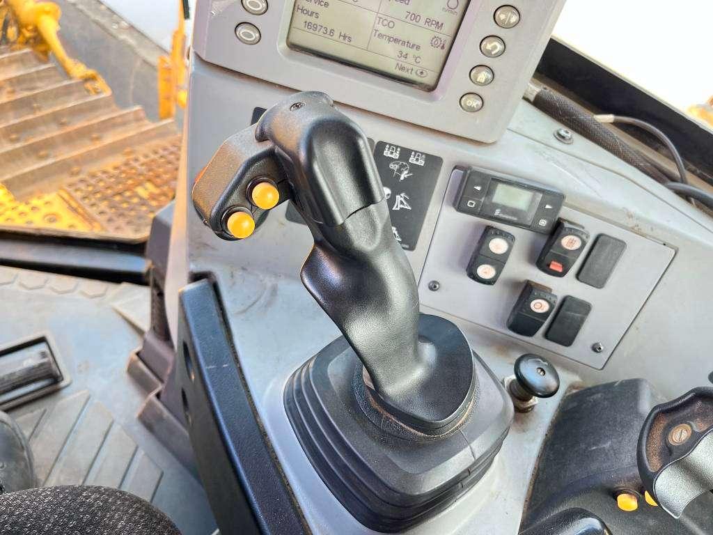 Caterpillar D8T - Ripper / German Machine Photo 10