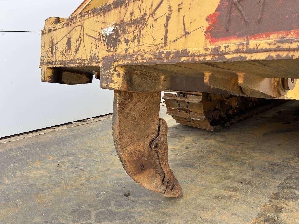 Caterpillar D8T - Ripper / German Machine Photo 19