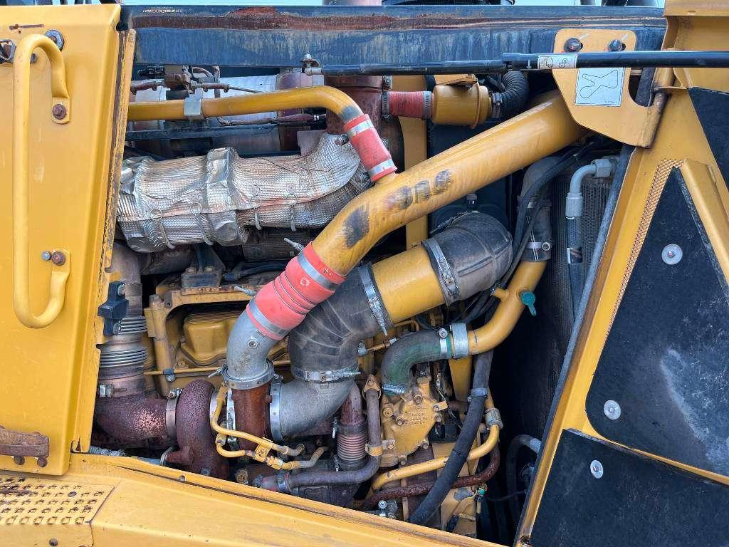 Caterpillar D8T - Ripper / German Machine Photo 23