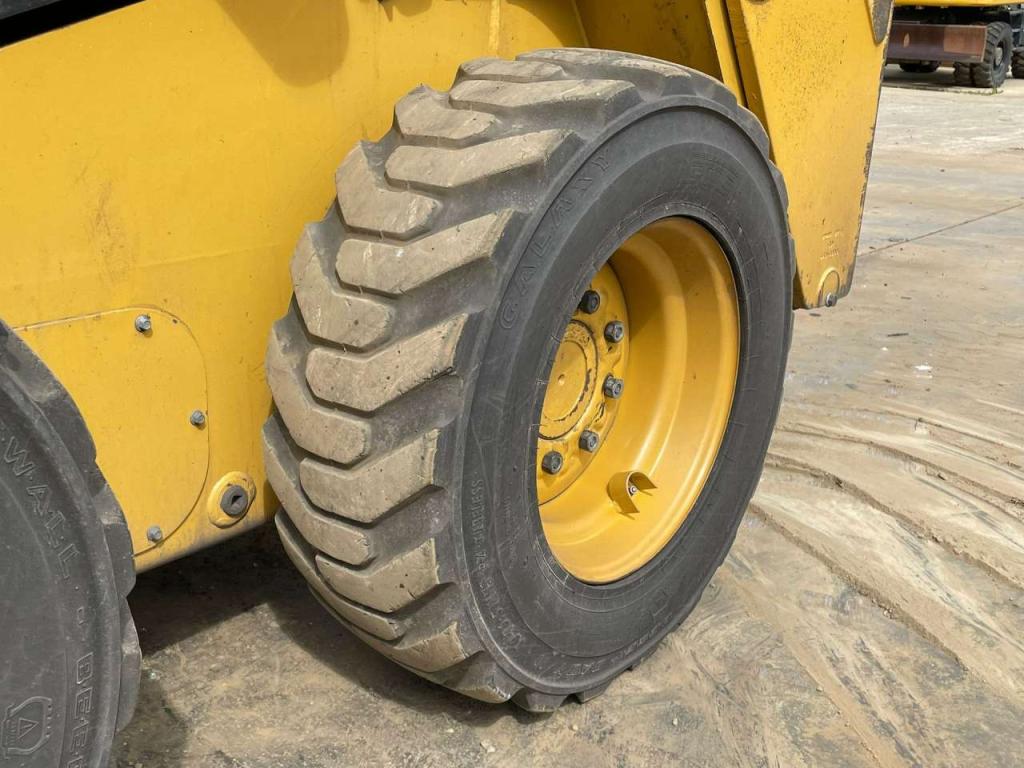 Caterpillar 226D3 Photo 12
