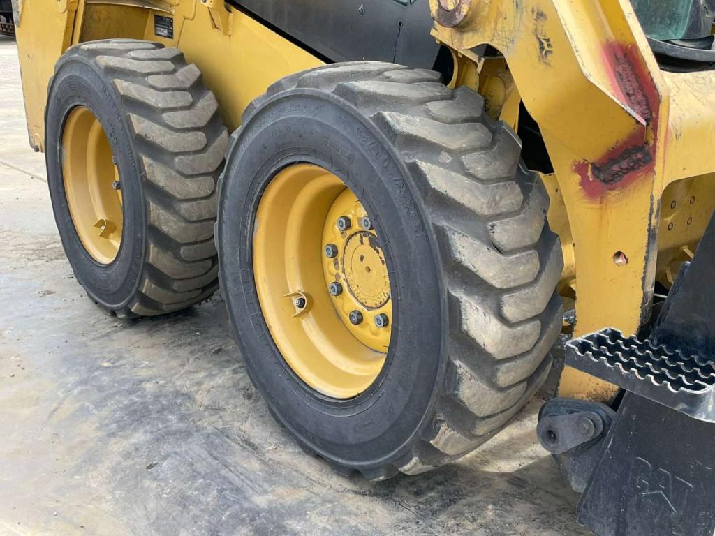 Caterpillar 226D3 Photo 13