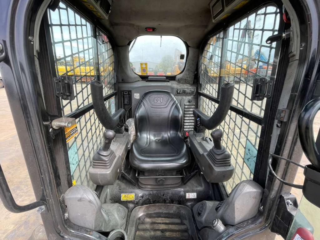 Caterpillar 226D3 Photo 18