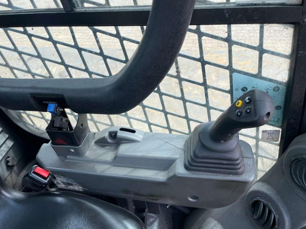 Caterpillar 226D3 Photo 19