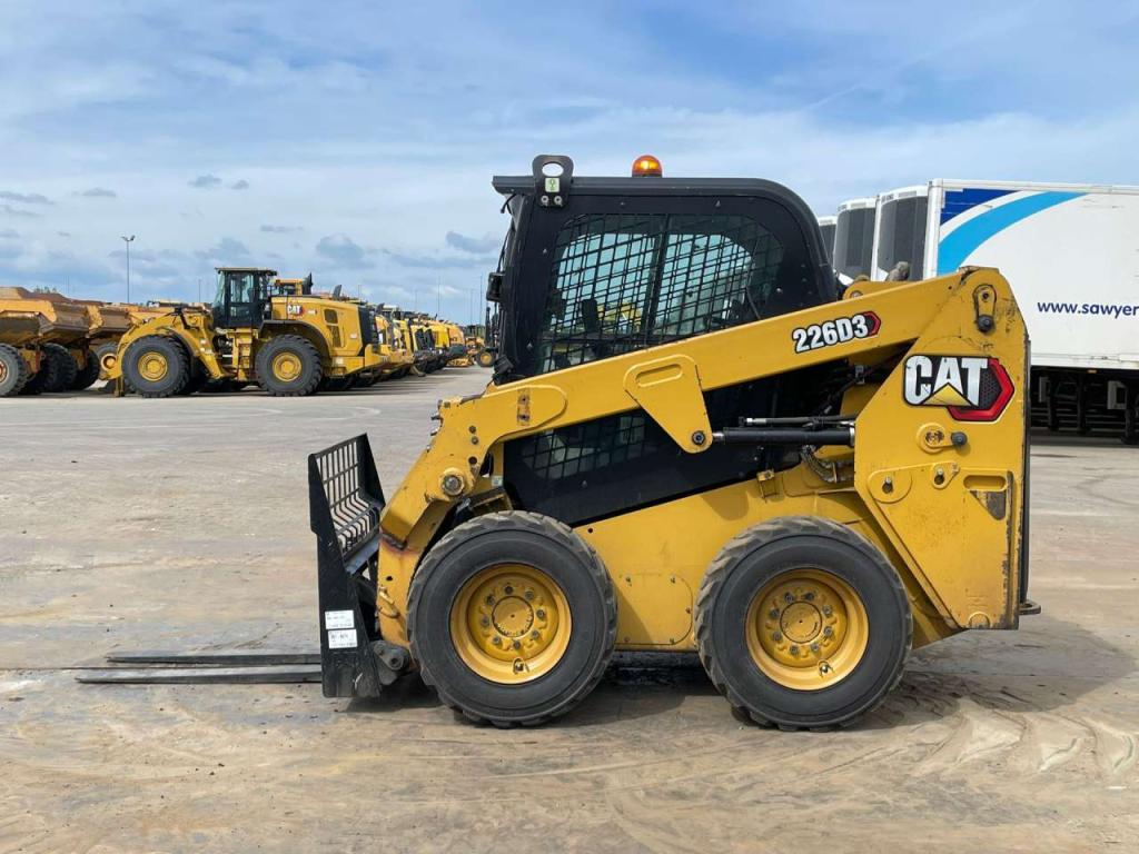 Caterpillar 226D3 Photo 2