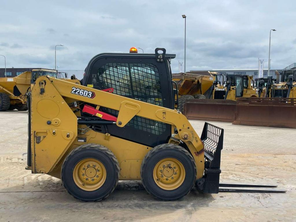 Caterpillar 226D3 Photo 7
