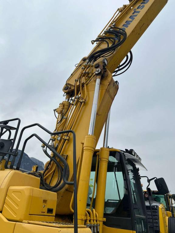 Komatsu PC210NLC-11 Photo 13