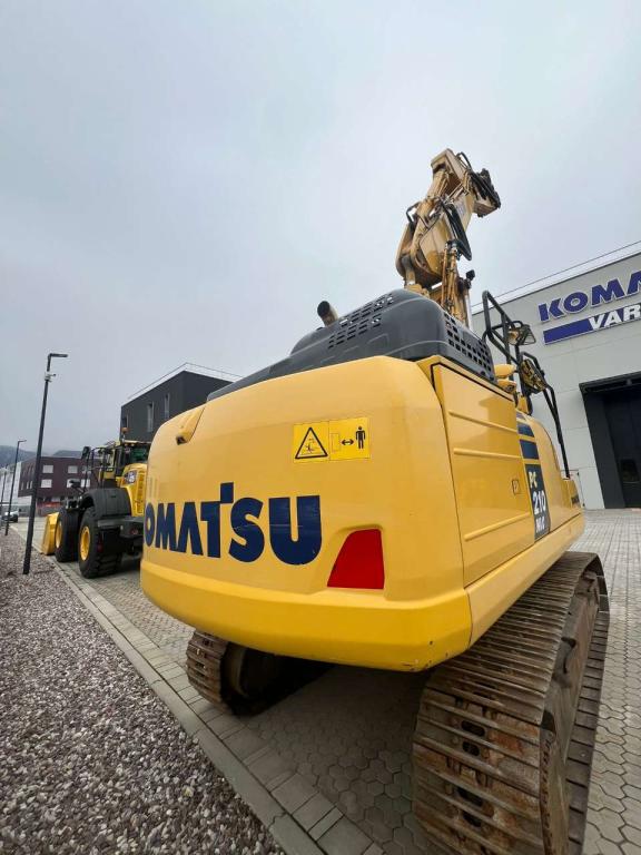 Komatsu PC210NLC-11 Photo 16