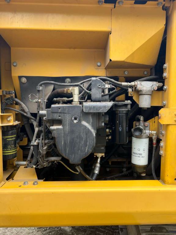 Komatsu PC210NLC-11 Photo 7