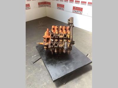 Distributeur hydraulique pour Fiat Hitachi FH 400 en vente par Massucco T. Srl Area Ricambi