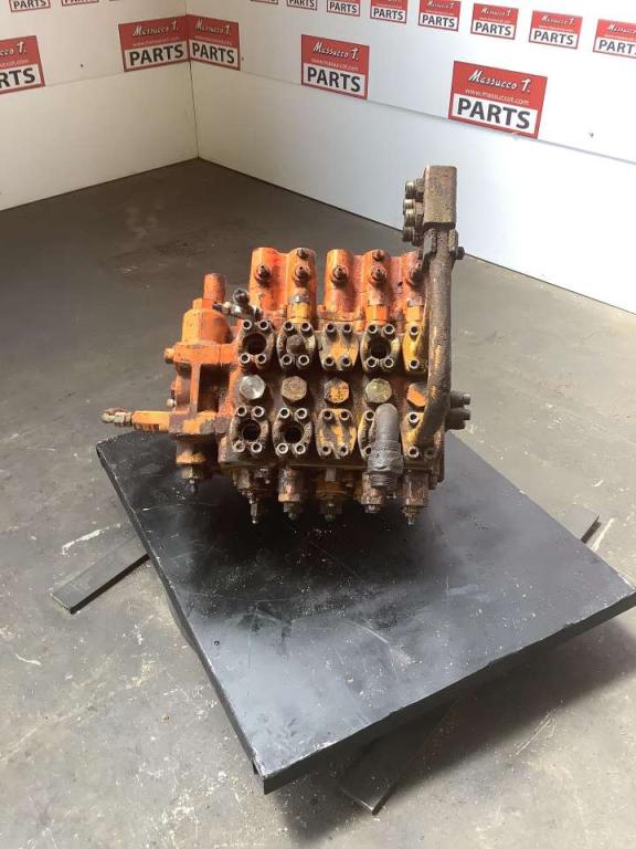 Distributeur hydraulique pour Fiat Hitachi FH 400 Photo 1