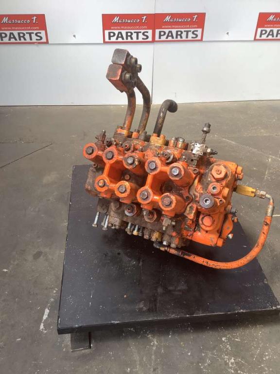 Distributeur hydraulique pour Fiat Hitachi FH 400 Photo 3
