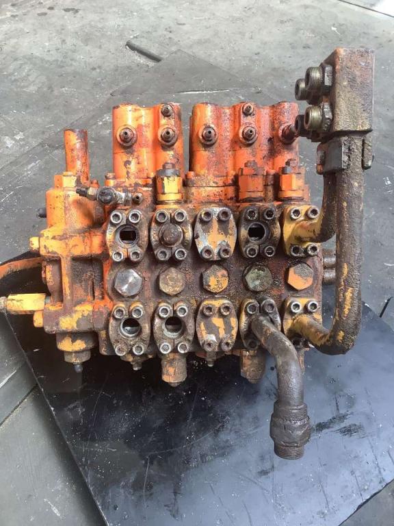 Distributeur hydraulique pour Fiat Hitachi FH 400 Photo 6