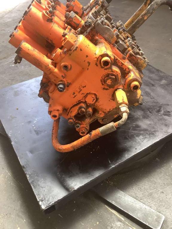 Distributeur hydraulique pour Fiat Hitachi FH 400 Photo 7