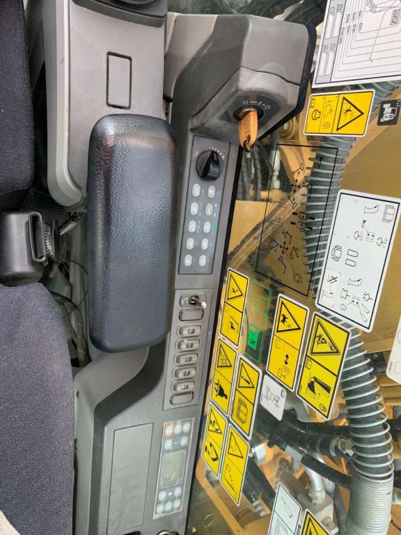 Caterpillar 323 E-LN Photo 4