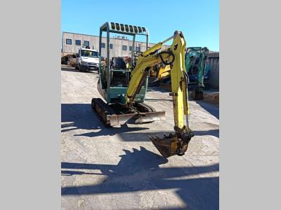 Yanmar B15 en vente par Euro Tractors Sud Srl