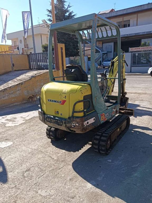Yanmar B15 Photo 4