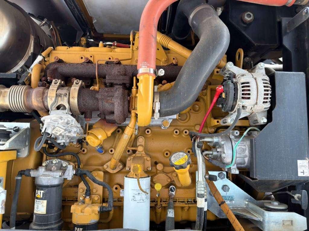 Caterpillar M318F Photo 19