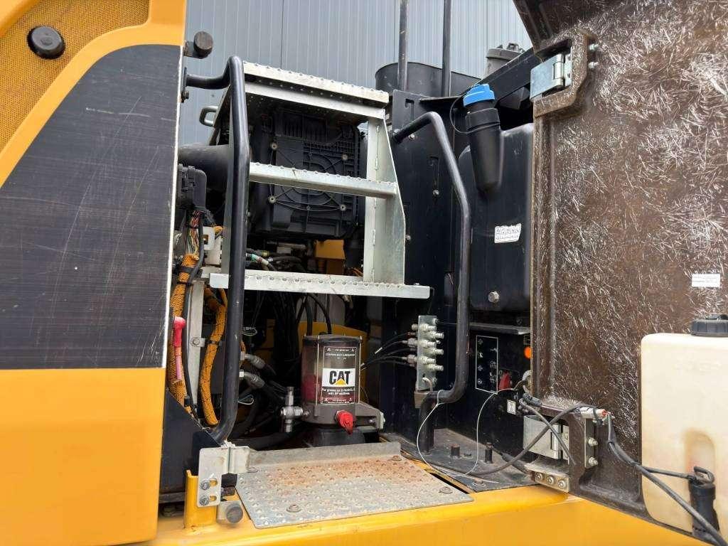 Caterpillar M318F Photo 21