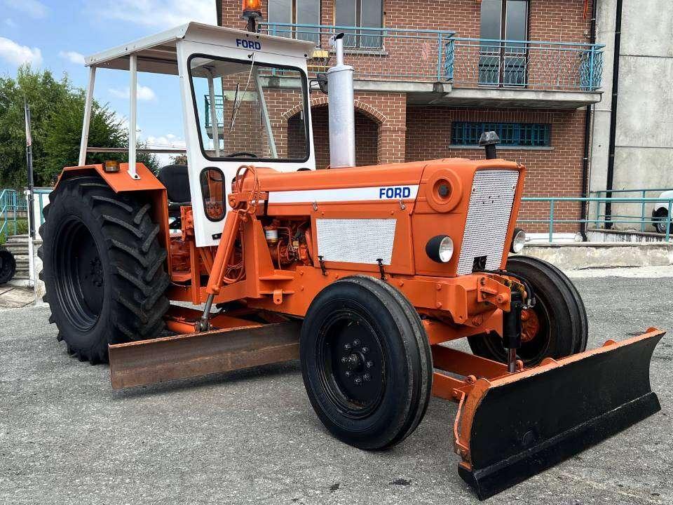 Ford 5600 4X2 Photo 10