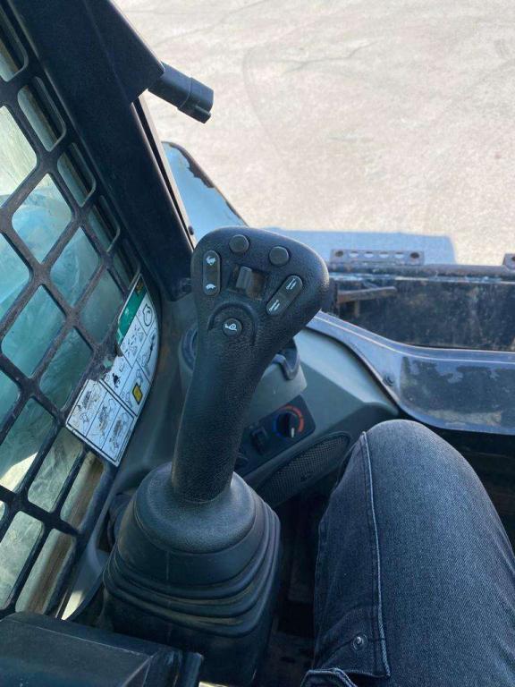 Bobcat T590 Photo 8