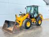Caterpillar 908M - Bucket + Forks / Automatic Greasing Photo 2 thumbnail