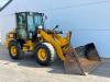 Caterpillar 908M - Bucket + Forks / Automatic Greasing Photo 7 thumbnail