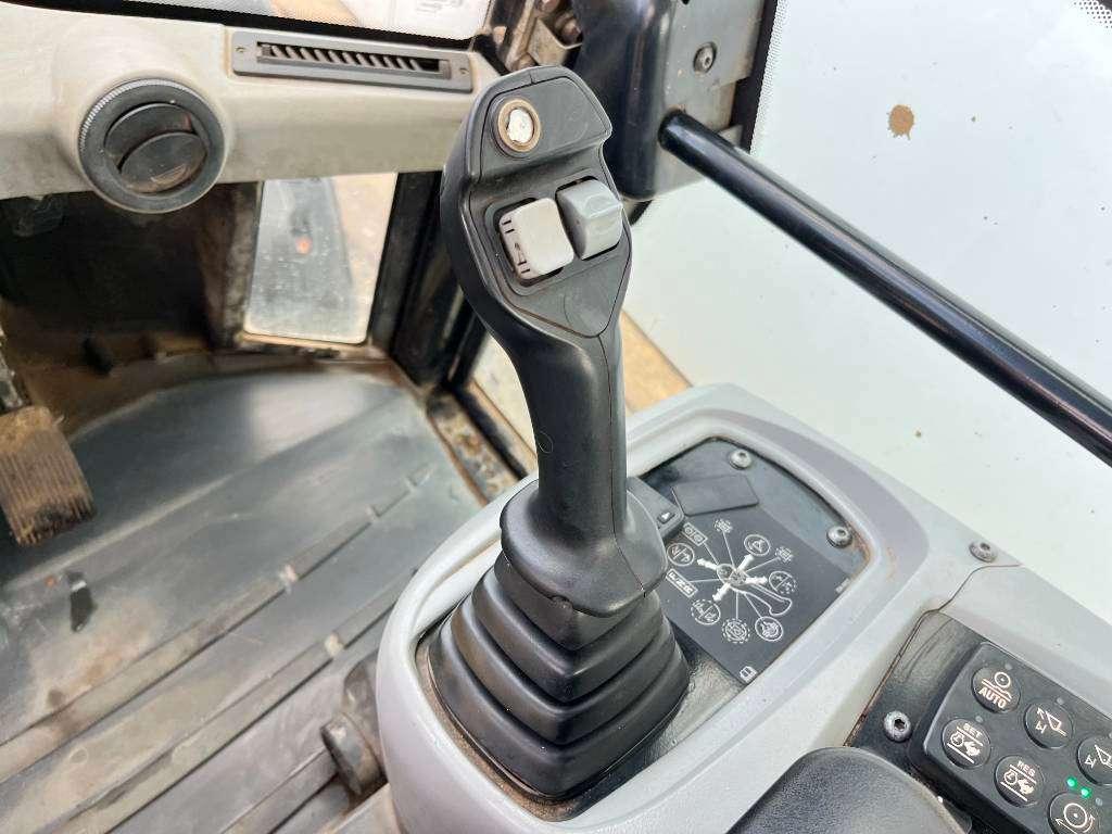 Caterpillar 908M - Bucket + Forks / Automatic Greasing Photo 10