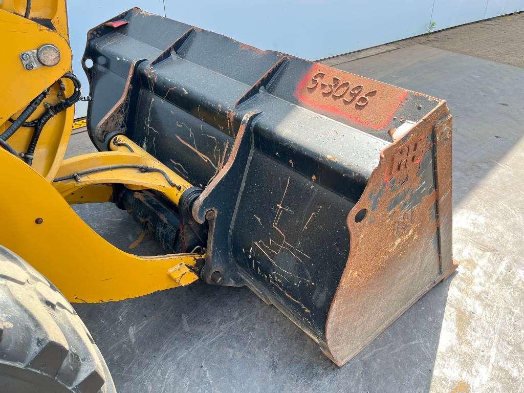 Caterpillar 908M - Bucket + Forks / Automatic Greasing Photo 15